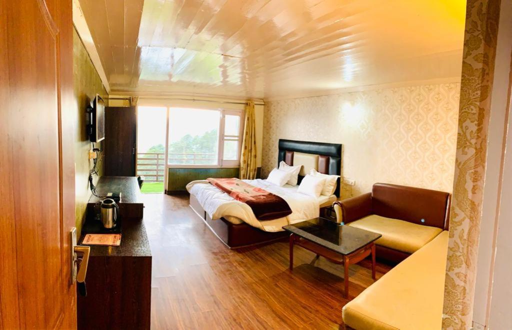 Hotel Patnitop By Emt Bagian luar foto