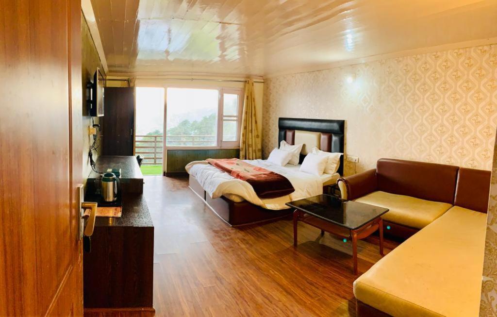 Hotel Patnitop By Emt Bagian luar foto